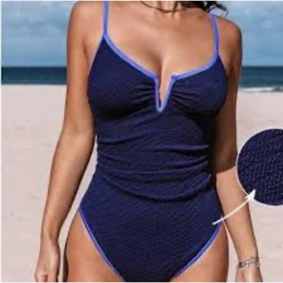 Cupshe swimsuit - Picture 1 of 4